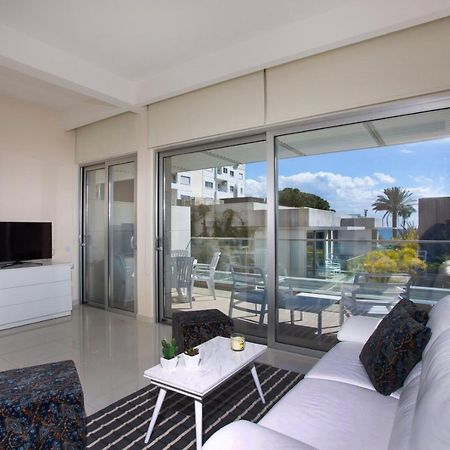 Opera Exclusive Apts By Trulycyprus Лімасол Екстер'єр фото